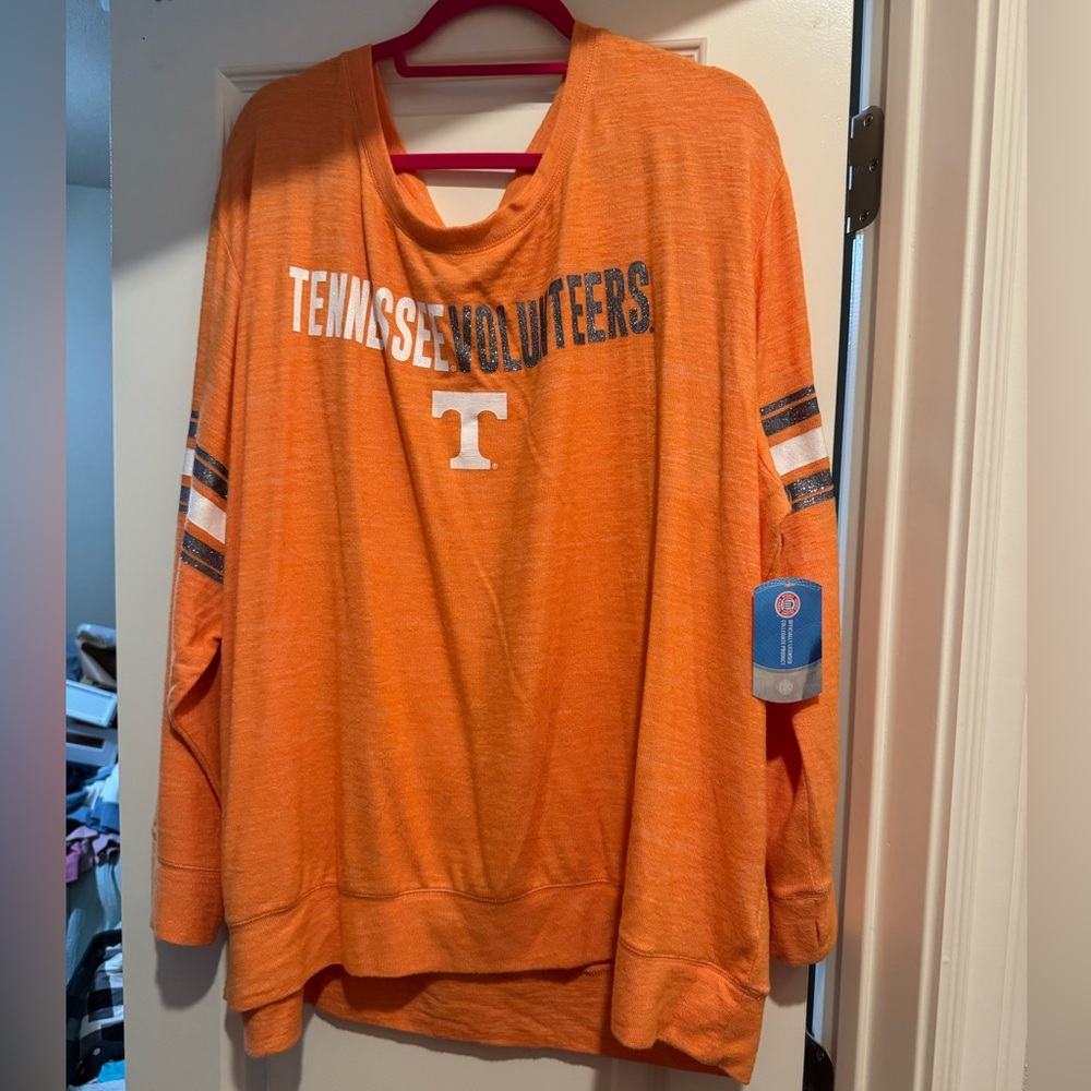 Tennessee Vols light sweater